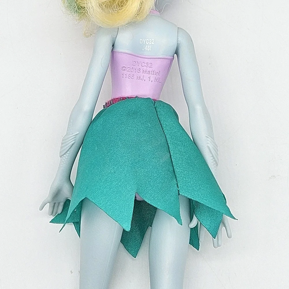 Monster High Sea Monster Girl Blue Doll Pink Top Green Skirt